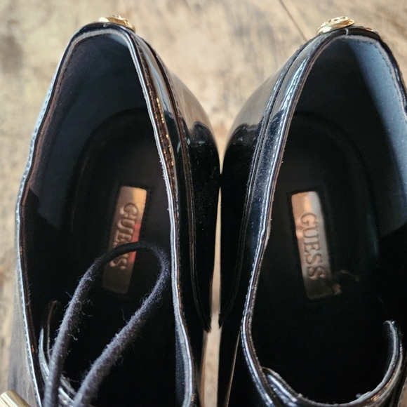 Witchy patent GUESS goth heels - Picture 4 of 7